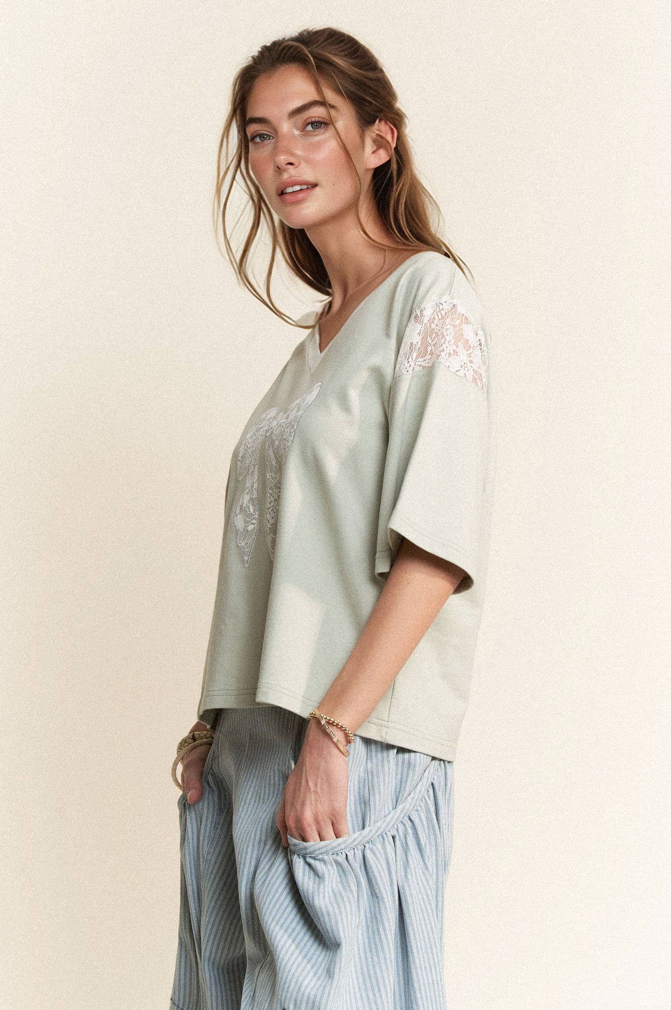 441 Sweet Promise Lace Ribbon V-Neck Top Davi Dani