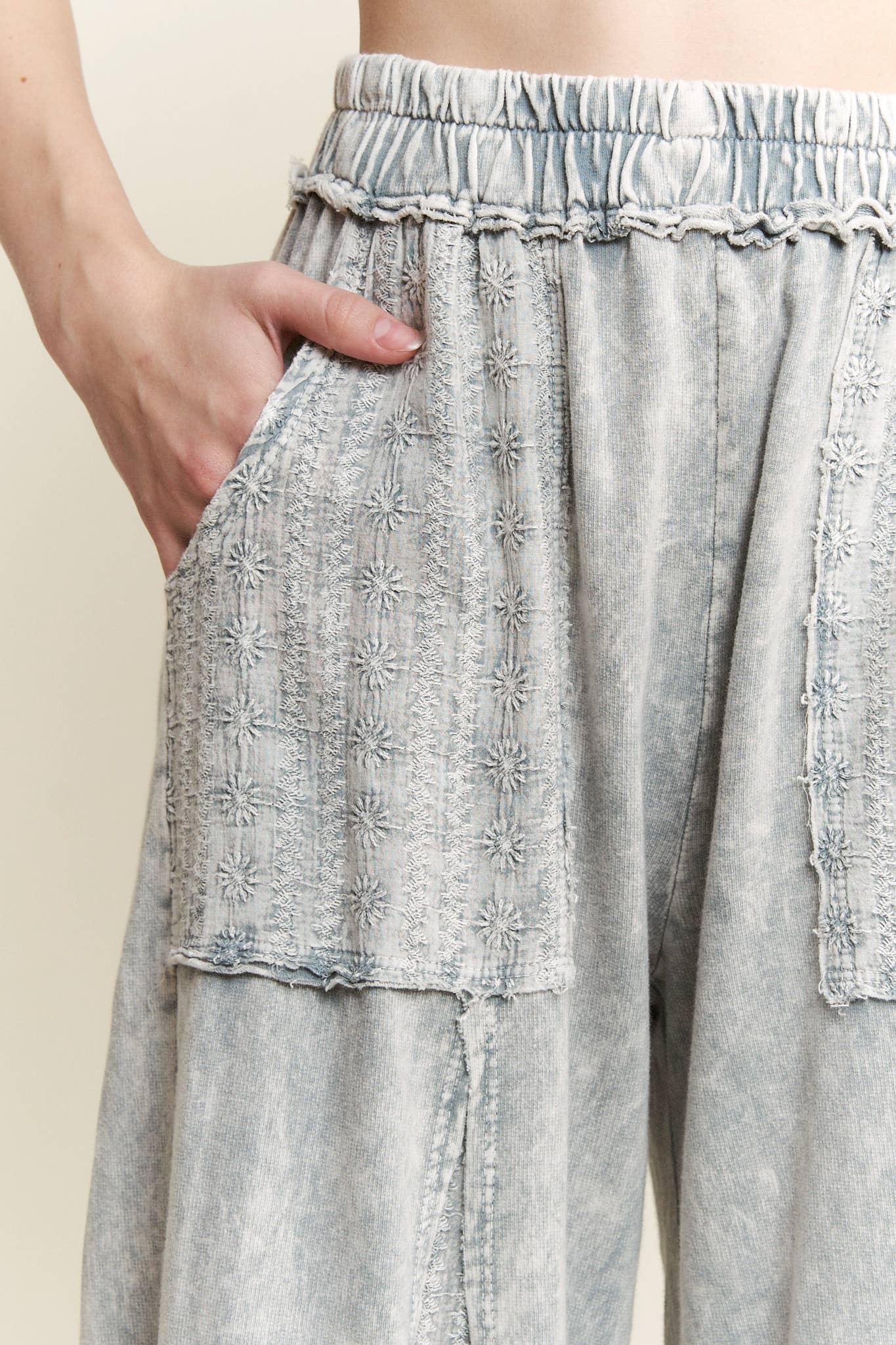 586 Sundaze Mineral Wash Eyelet Flares