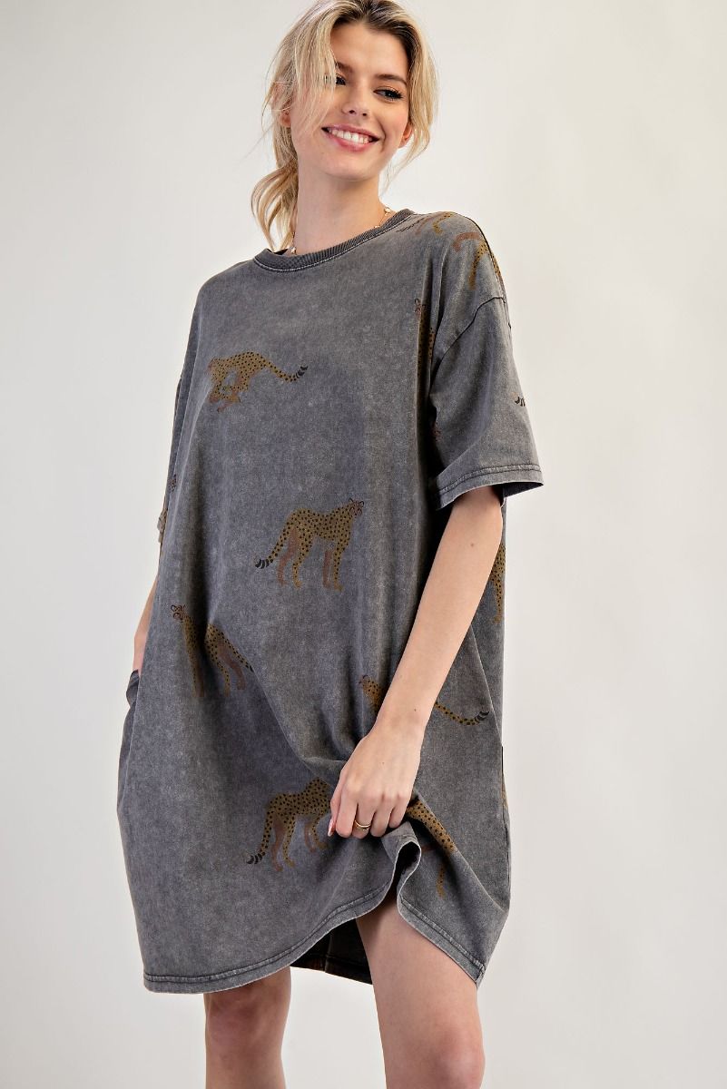 390 Wild LEO Relaxed Pocket Dress Easel SM-3X