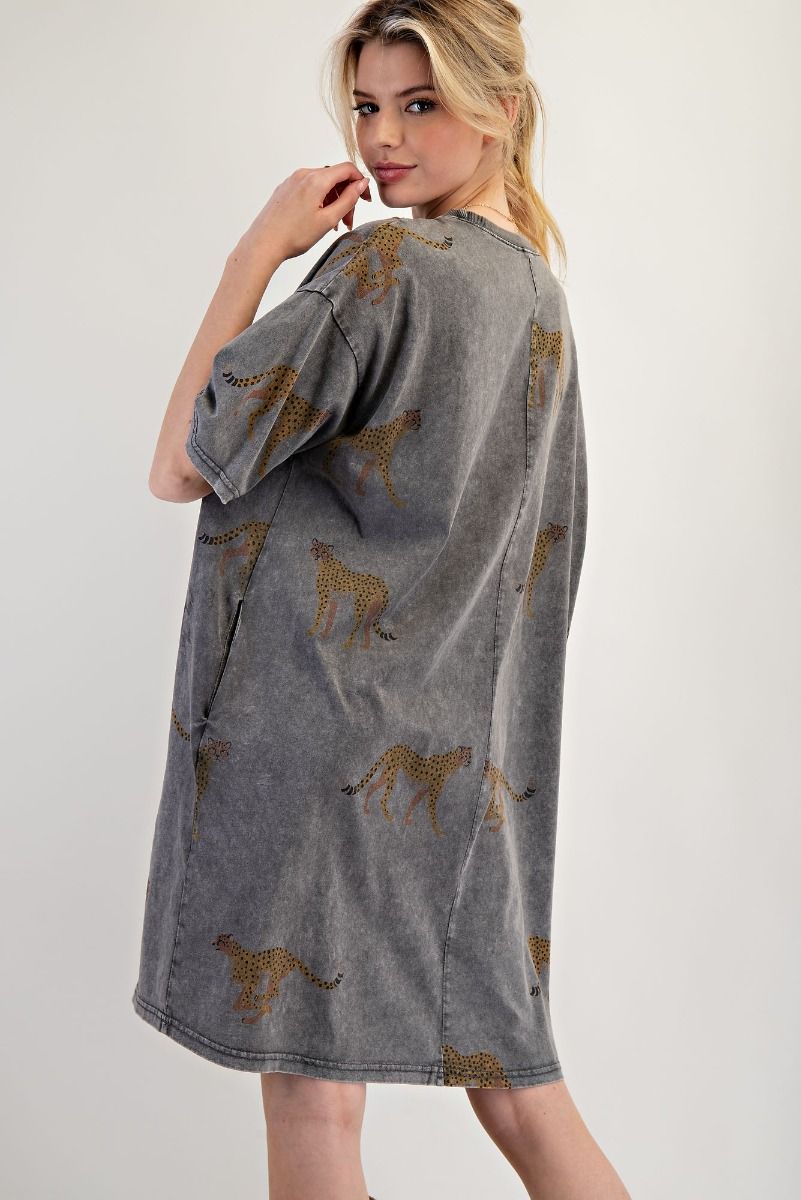 390 Wild LEO Relaxed Pocket Dress Easel SM-3X