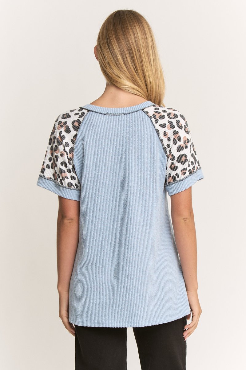 281 Wild Leo Contrast Top PLUS Heimish